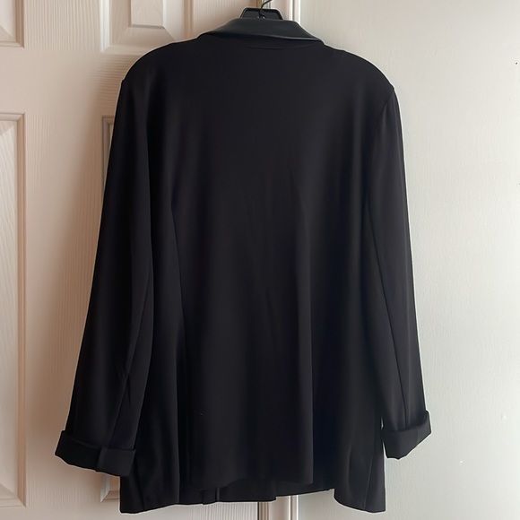 Blazer with faux leather trim - Picture 6 of 7